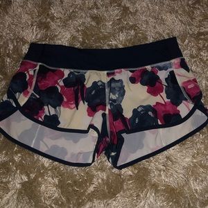 Lululemon Speed Up Shorts 2.5”